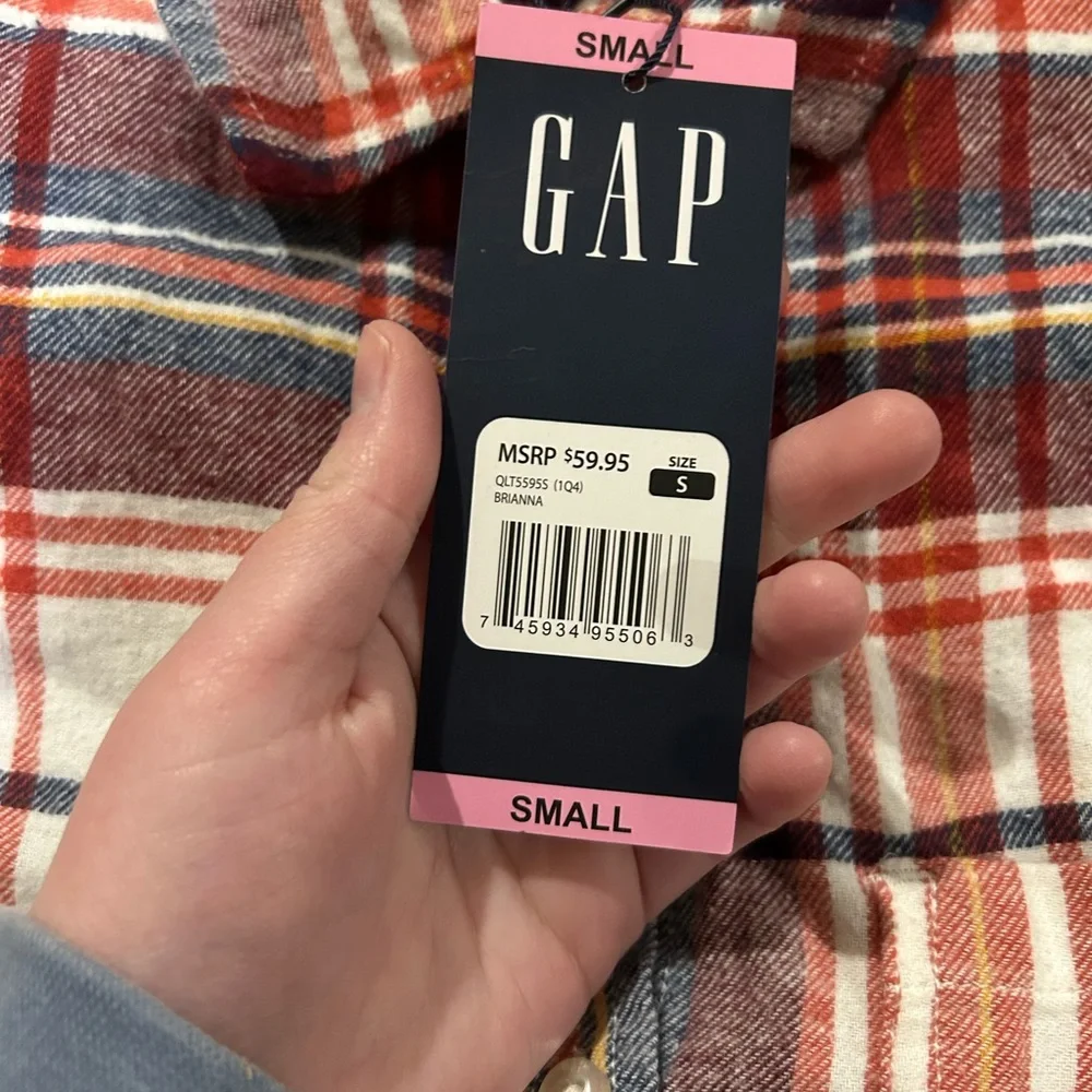🐆3/$15 NWT Gap Flannel button down top - Picture 5 of 6